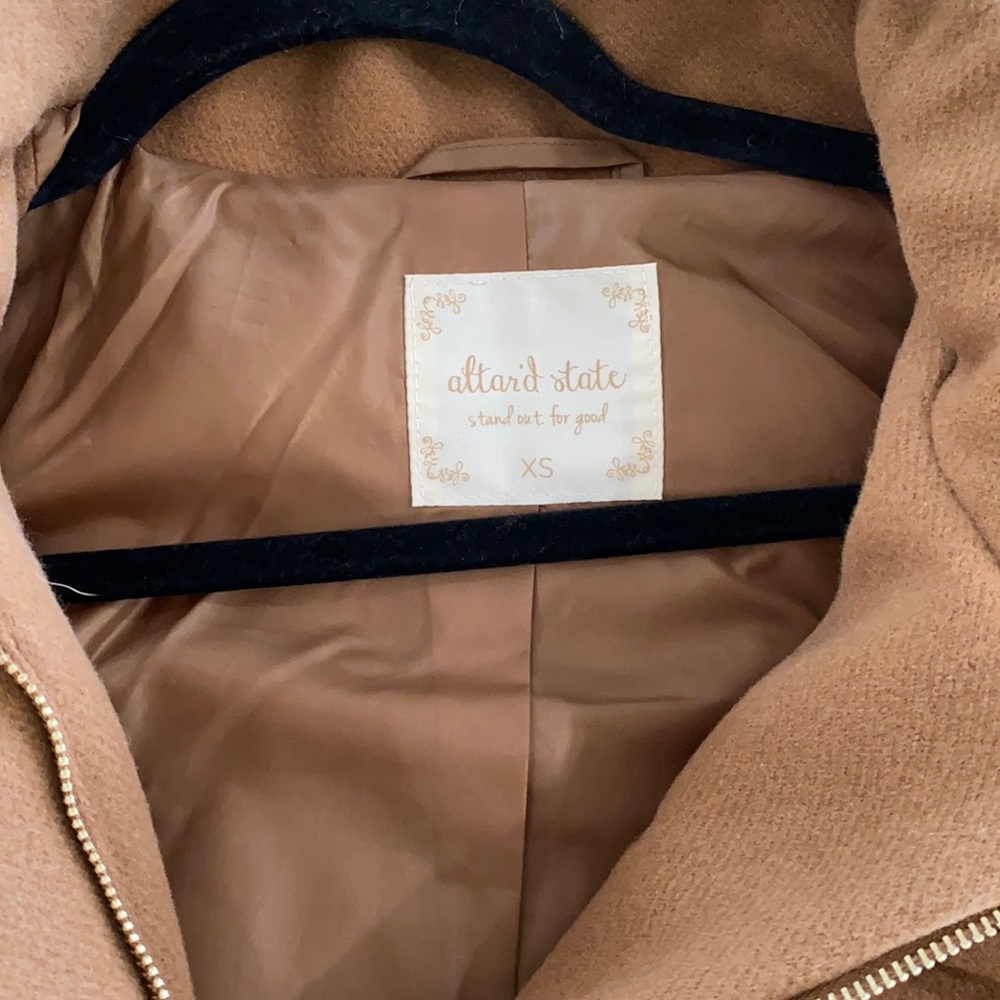 Altar’d state jacket - Picture 2 of 6